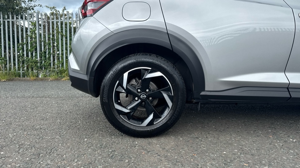 Nissan Juke N-connecta Red #7