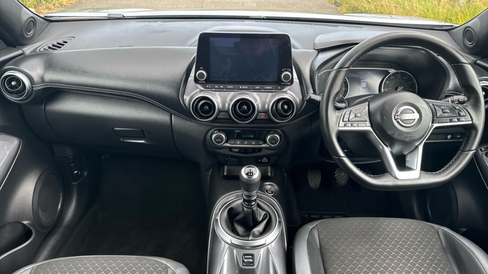 Nissan Juke N-connecta Red #10