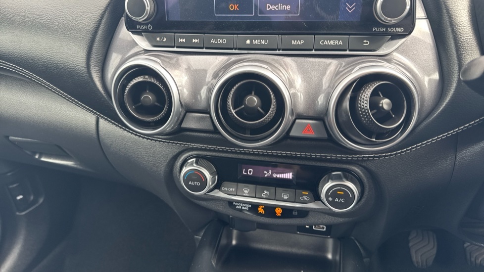 Nissan Juke N-connecta Red #37