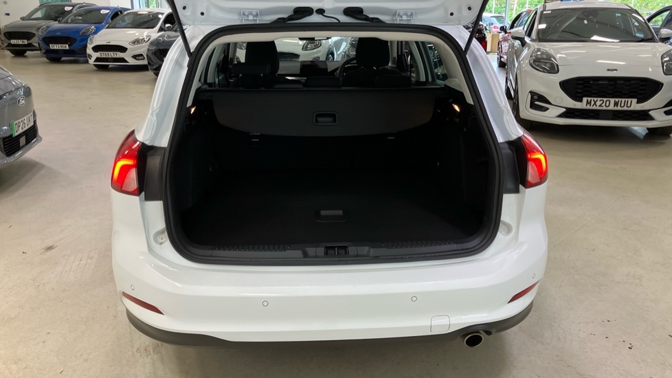 Ford Focus Titanium Edition White #4