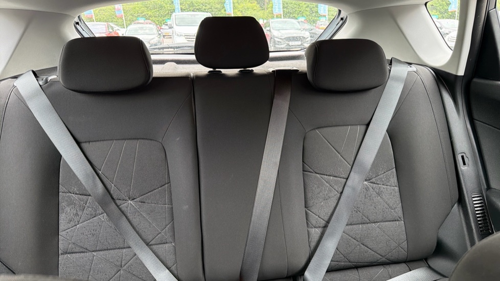Hyundai Bayon Premium White #15