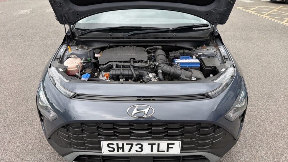 Hyundai Bayon Premium White #8