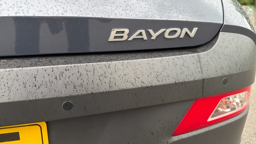 Hyundai Bayon Premium White #24