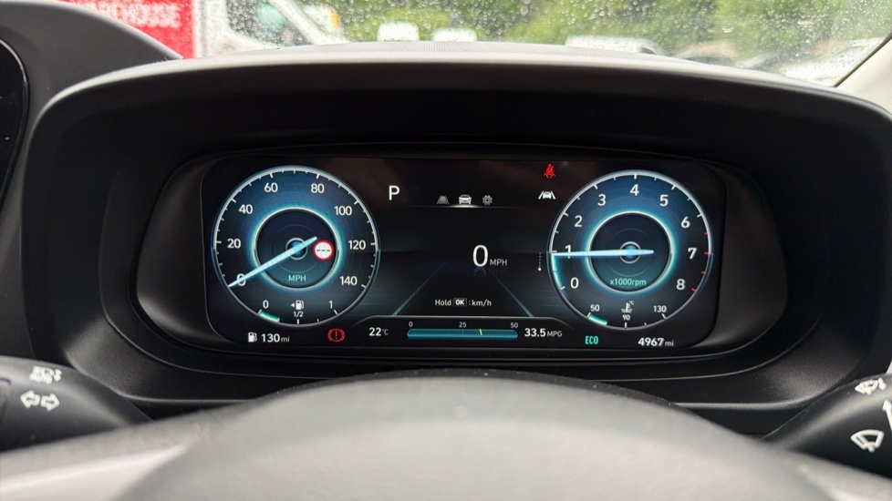 Hyundai Bayon Premium White #18