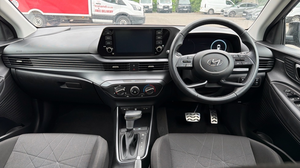 Hyundai Bayon Premium White #10