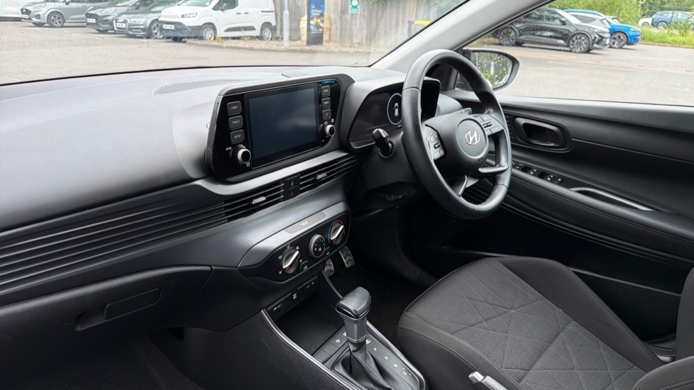 Hyundai Bayon Premium White #9