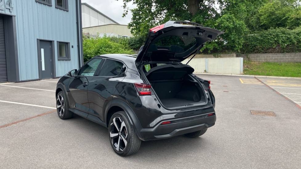 Nissan Juke Dig-t Acenta Red #40