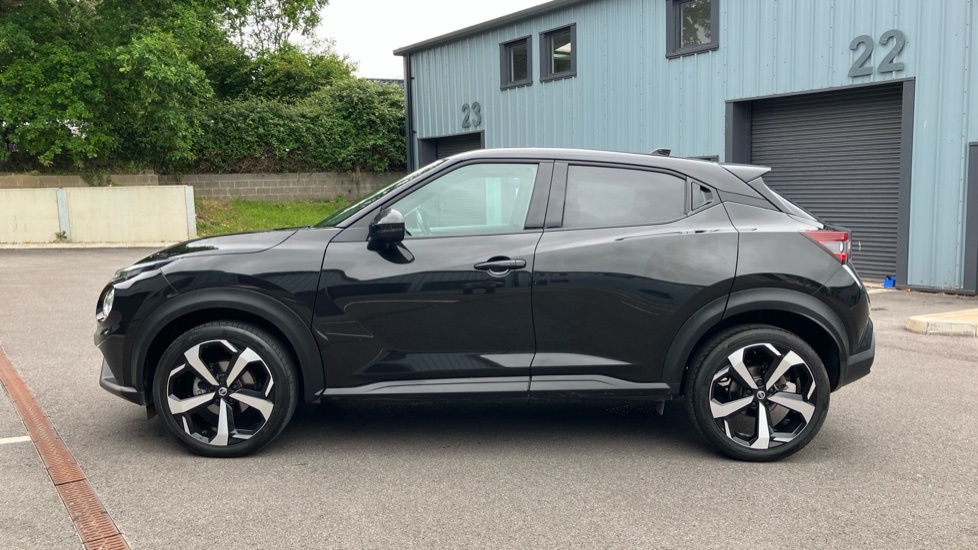 Nissan Juke Dig-t Acenta Red #28