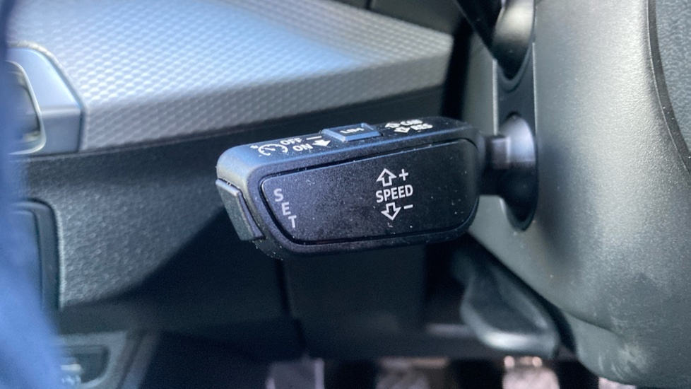 Audi Q2 30 Tfsi Black Edition 2023 Grey #33