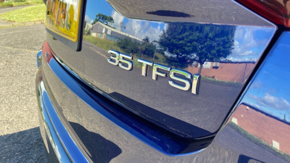 Audi Q2 30 Tfsi Black Edition 2023 Grey #25