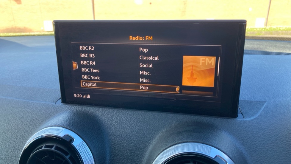 Audi Q2 30 Tfsi Black Edition 2023 Grey #39