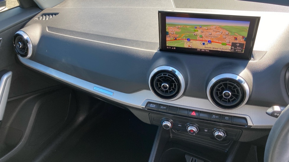 Audi Q2 30 Tfsi Black Edition 2023 Grey #14