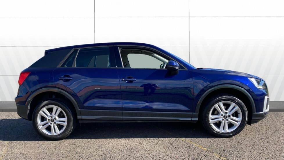 Audi Q2 Sport Blue #5