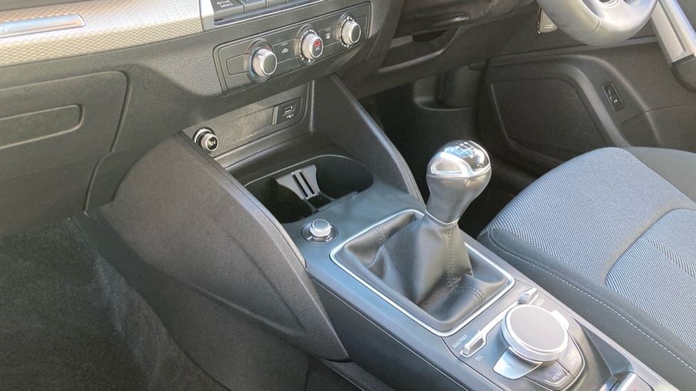 Audi Q2 30 Tfsi Black Edition 2023 Grey #13