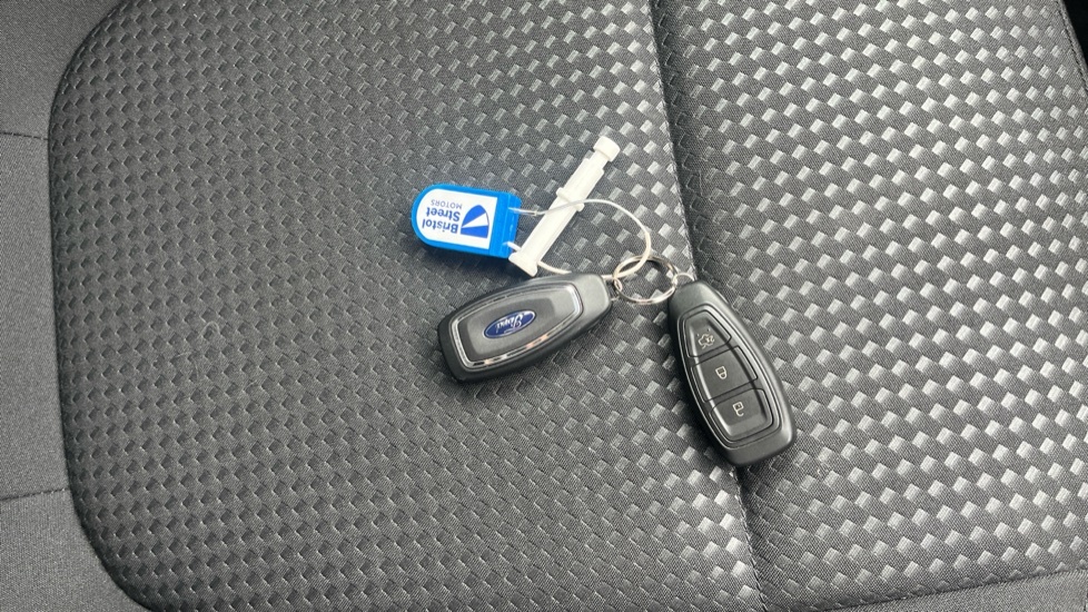 Ford Focus 1.0 St-line X Black #20