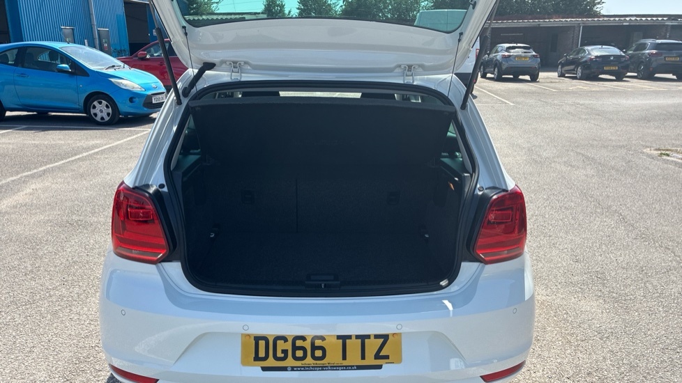 Volkswagen Polo Match DG66TTZ White #4