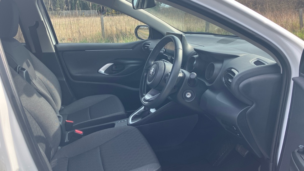 Toyota Yaris Hatchback #30