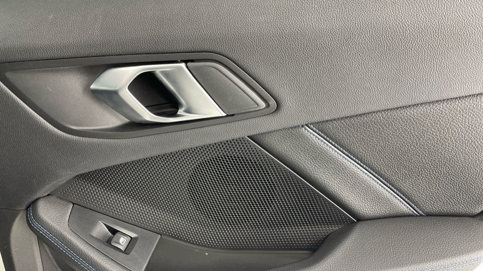 BMW 2 Series M235i Xdrive Step White #48