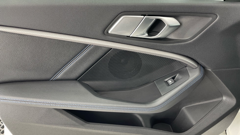 BMW 2 Series M235i Xdrive Step White #26