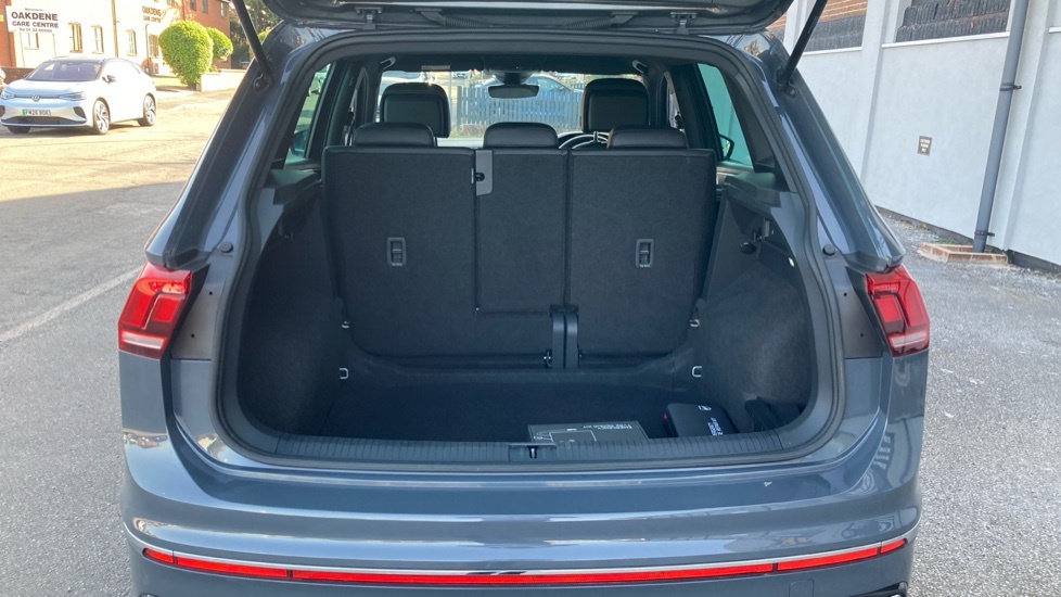Volkswagen Tiguan R-line DE23RFJ Grey #4