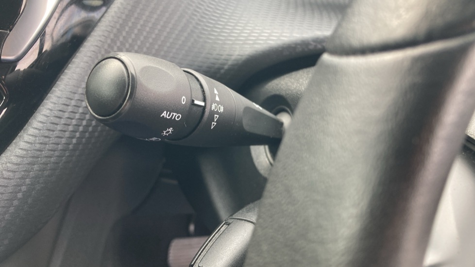 Peugeot 2008 2008 Allure Premium Black #32