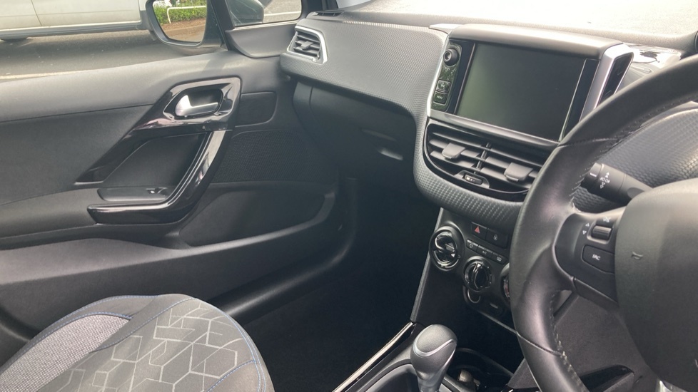 Peugeot 2008 2008 Allure Premium Black #16