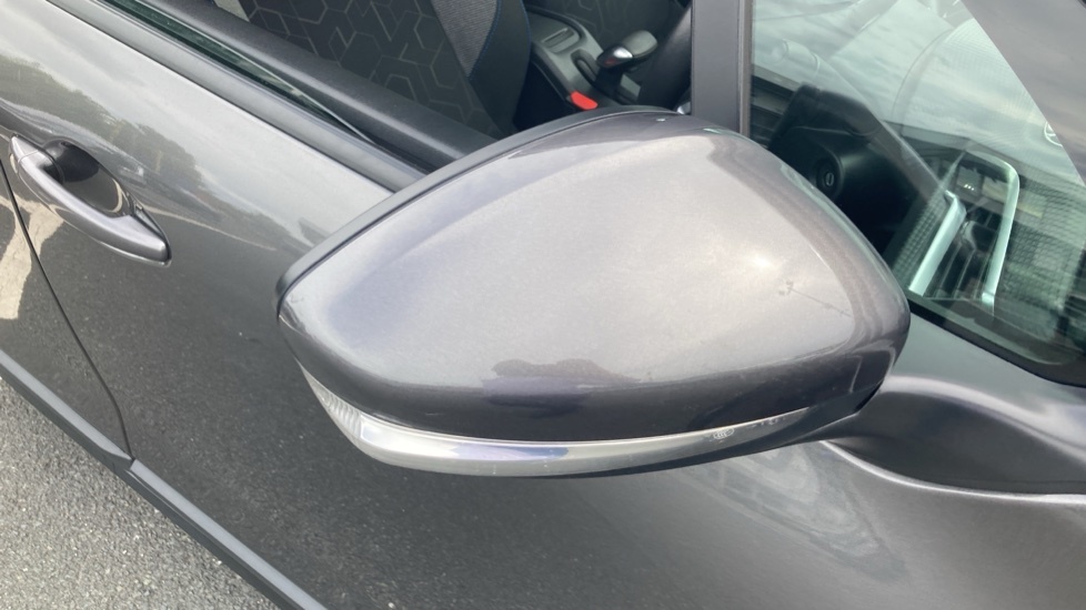 Peugeot 2008 2008 Allure Premium Black #24