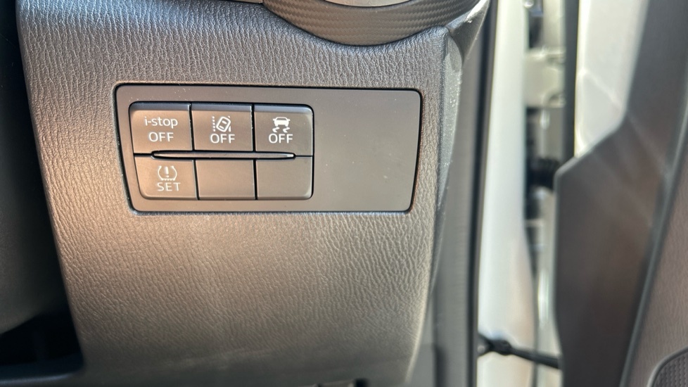Mazda 2 1.5 Skyactiv G Se-l Nav White #31