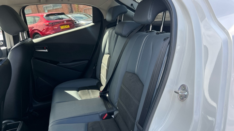 Mazda 2 1.5 Skyactiv G Se-l Nav White #16