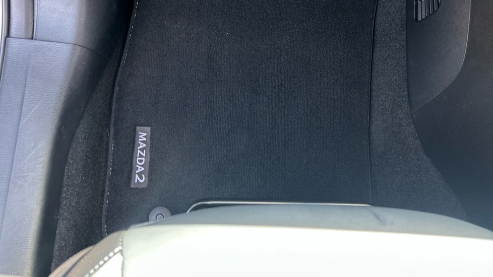 Mazda 2 1.5 Skyactiv G Se-l Nav White #40