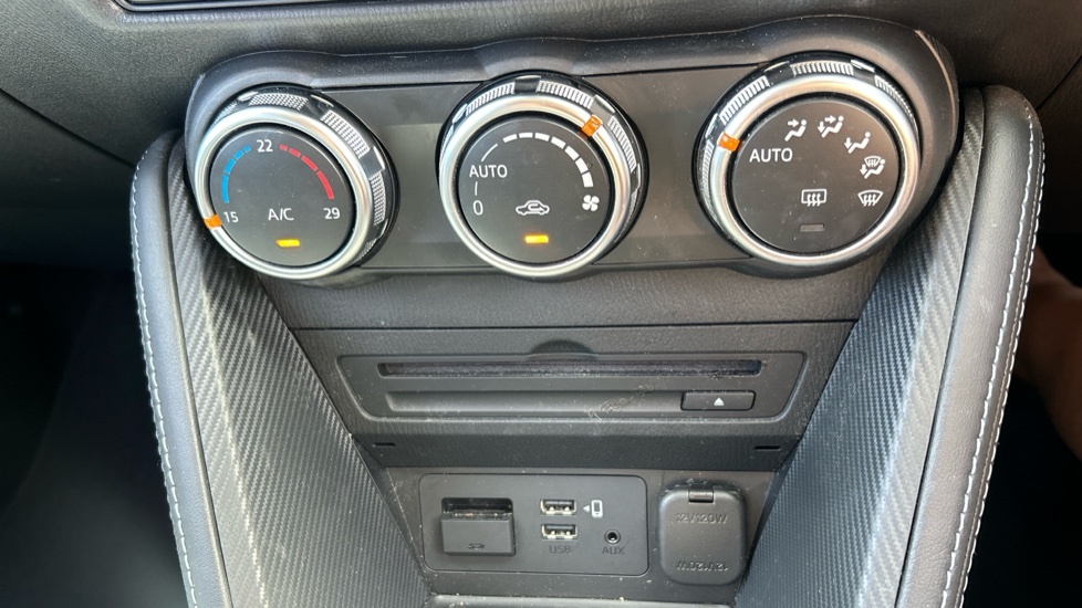 Mazda 2 1.5 Skyactiv G Se-l Nav White #21