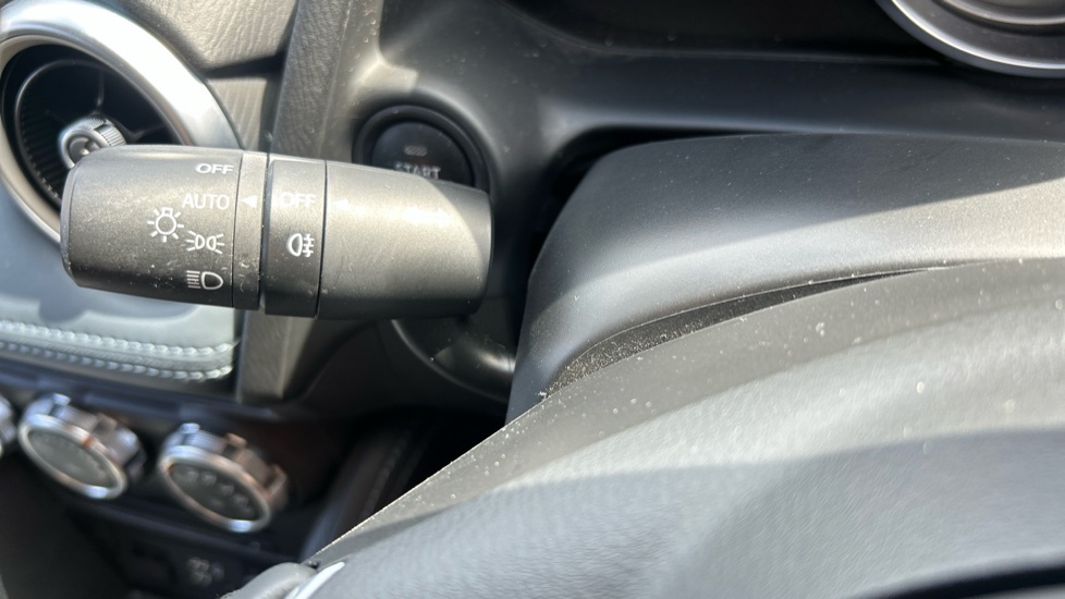 Mazda 2 1.5 Skyactiv G Se-l Nav White #27