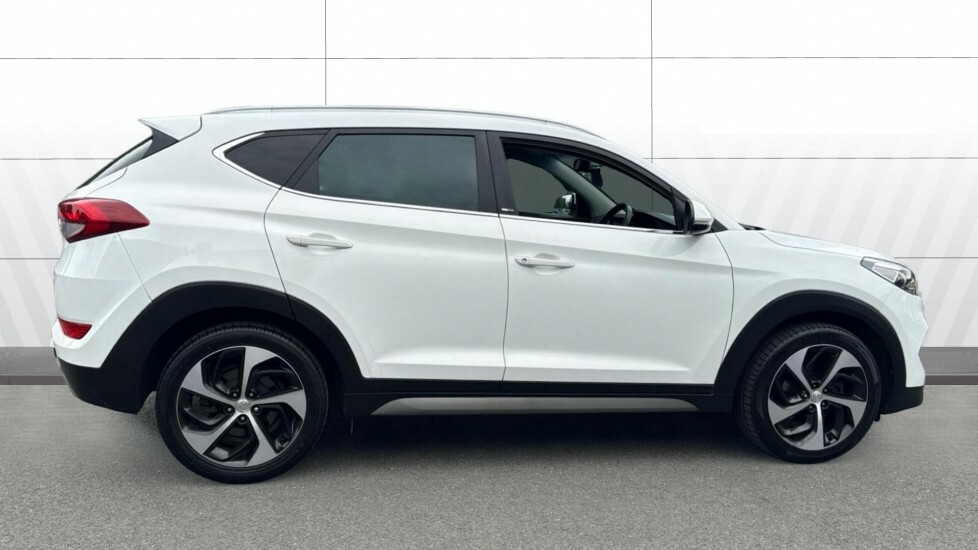 Hyundai Tucson Sport Edition White #5