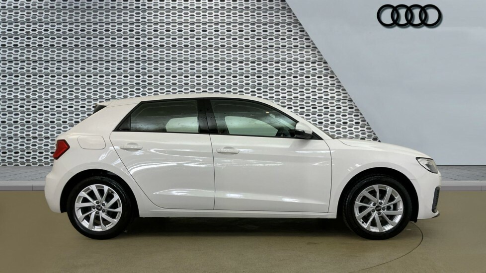 Audi A1 Sport White #4