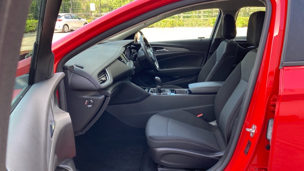 Vauxhall Insignia 1.5T Sri Nav Hatchback  #37