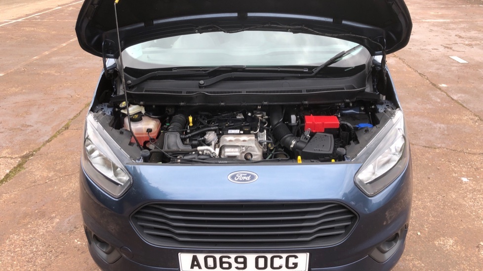 Ford Tourneo Courier Zetec Red #8