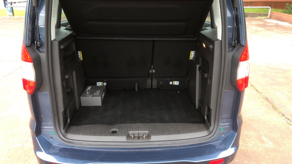 Ford Tourneo Courier Zetec Red #4
