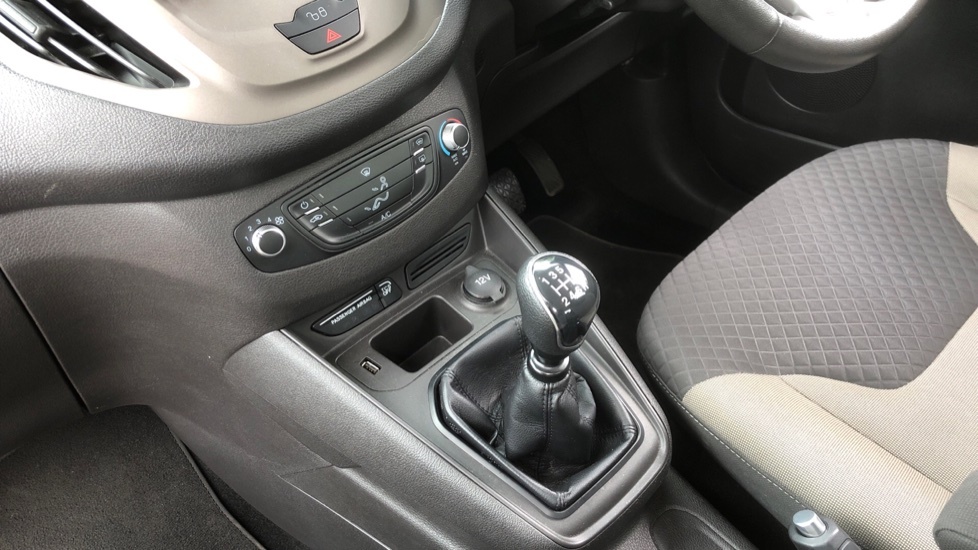 Ford Tourneo Courier Zetec Red #13