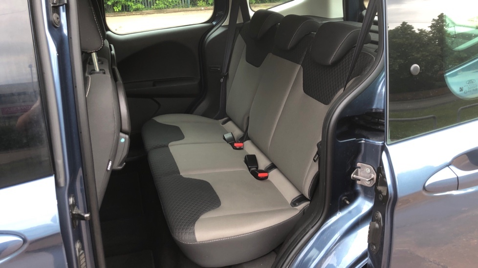 Ford Tourneo Courier Zetec Red #16