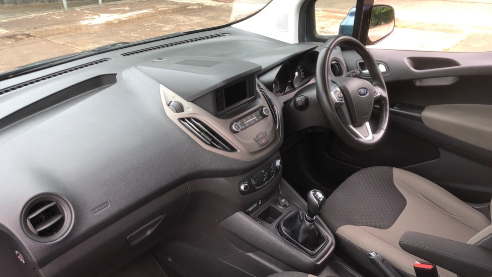Ford Tourneo Courier Zetec Red #9