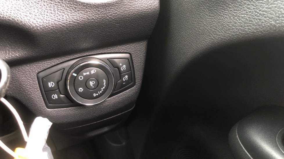 Ford Tourneo Courier Zetec Red #25