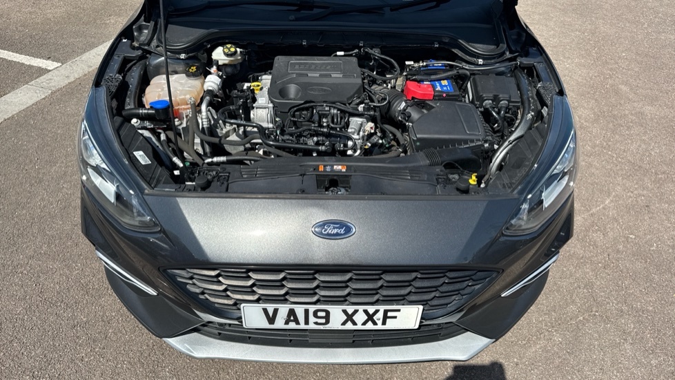 Ford Focus 1.0 Titanium 124 Bhp Red #8