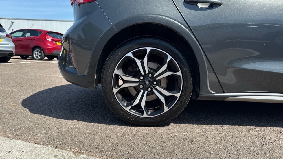 Ford Focus 1.0 Titanium 124 Bhp Red #7
