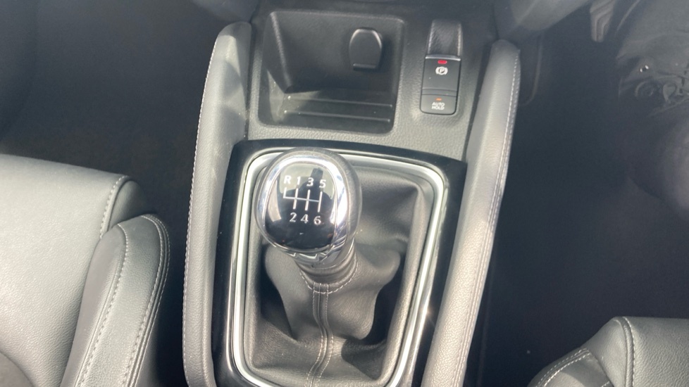 Nissan Qashqai Hatchback #13