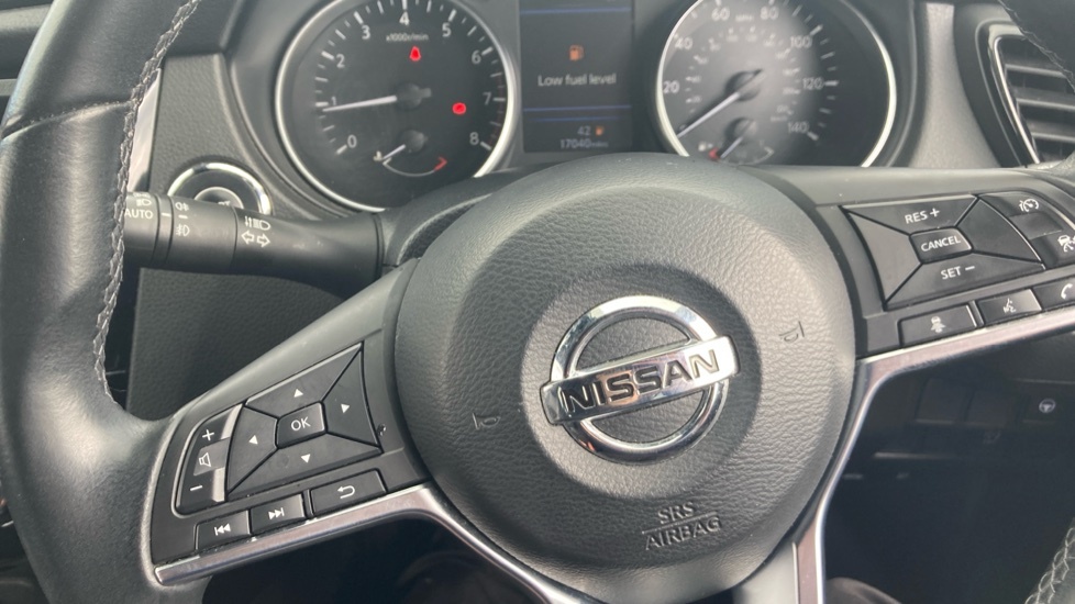 Nissan Qashqai Hatchback #23