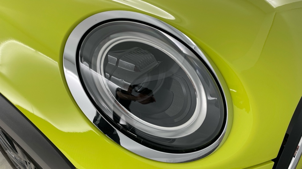 Mini Hatch 1.5L Cooper Exclusive Yellow #23