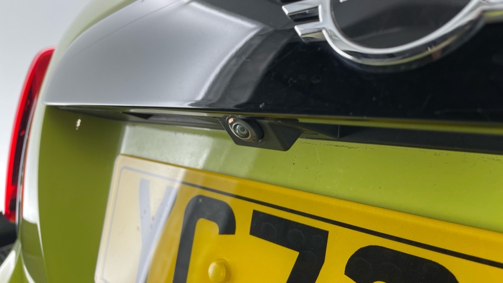 Mini Hatch 1.5L Cooper Exclusive Yellow #38