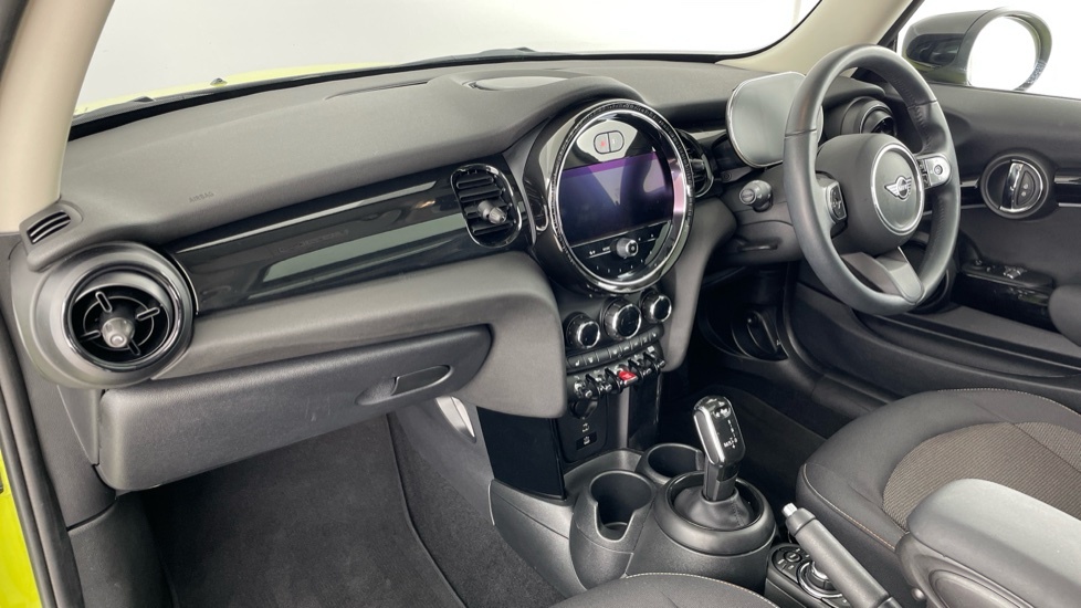Mini Hatch 1.5L Cooper Exclusive Yellow #7