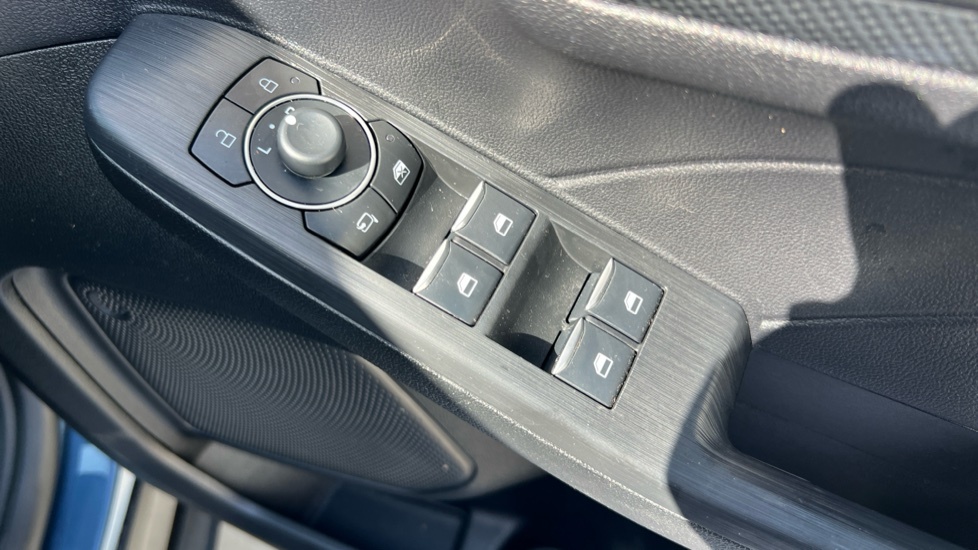 Ford Kuga 2.5 Phev St-line Cvt White #39