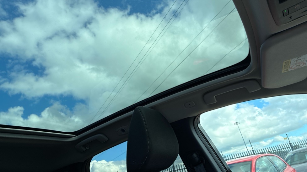 Nissan Qashqai E-power Tekna Red #24